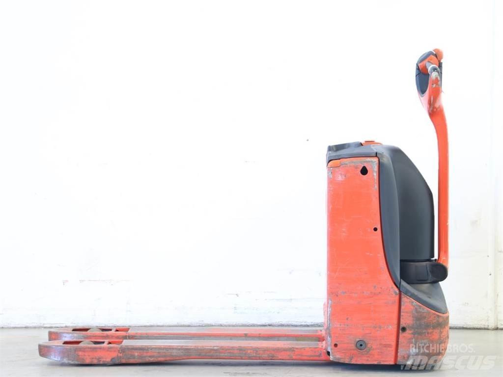 Linde T16/1152-02 Deichselstapler