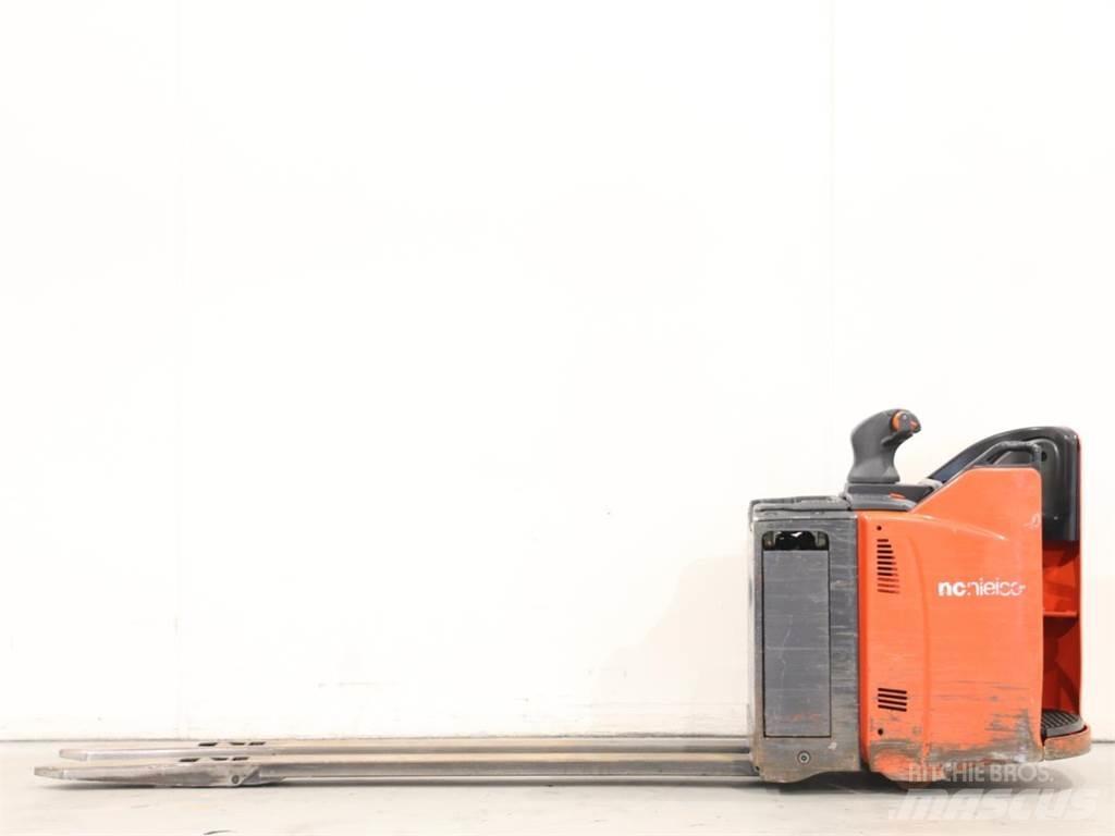 Linde T25SP/131-08 Deichselstapler