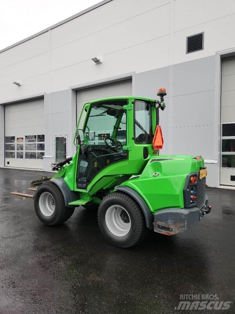 Avant 760i Minilader