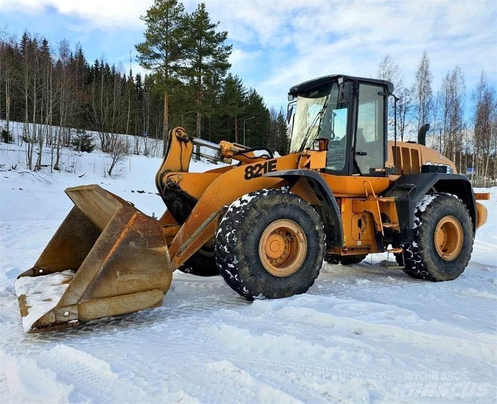CASE 821E Radlader