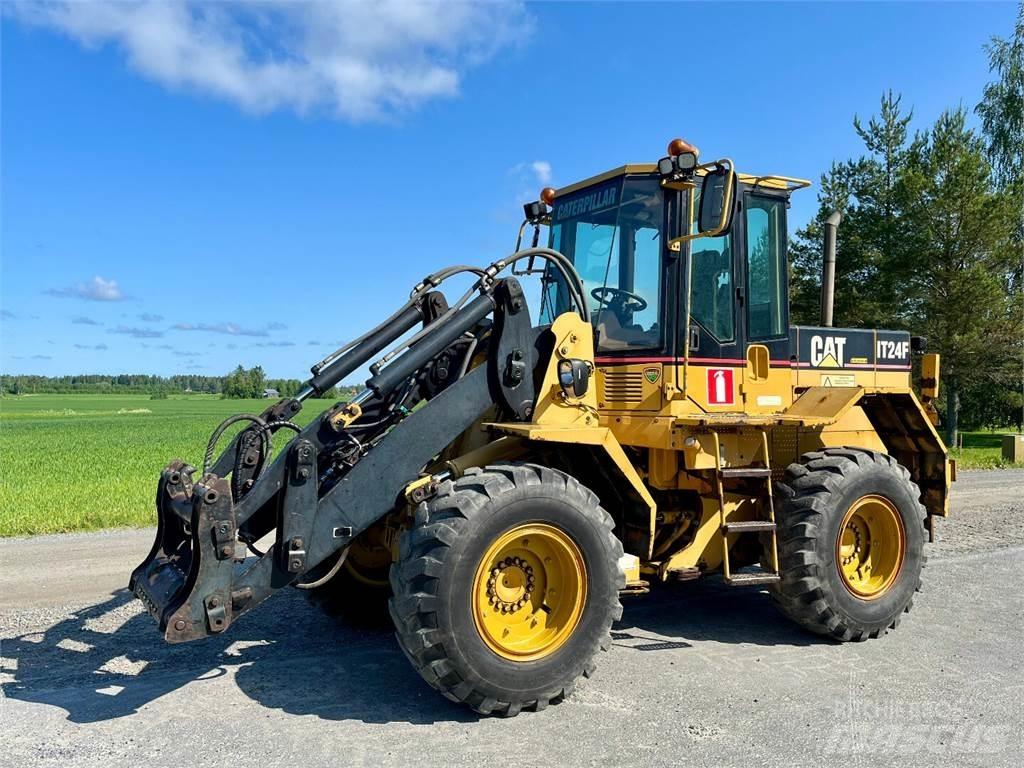 CAT IT24F Radlader
