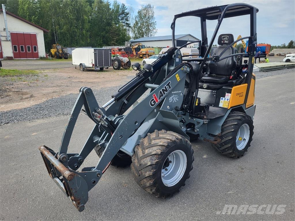 GiANT D337T Sonstige Landmaschinen