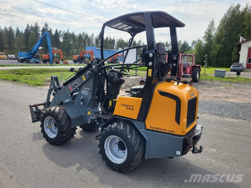 GiANT D337T Sonstige Landmaschinen