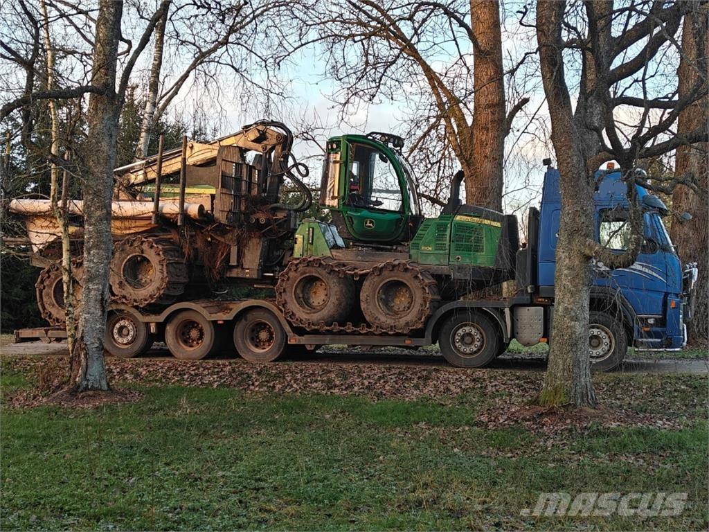 John Deere 1110 E Forwarder