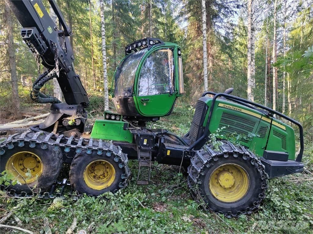 John Deere 1170 E Harvester