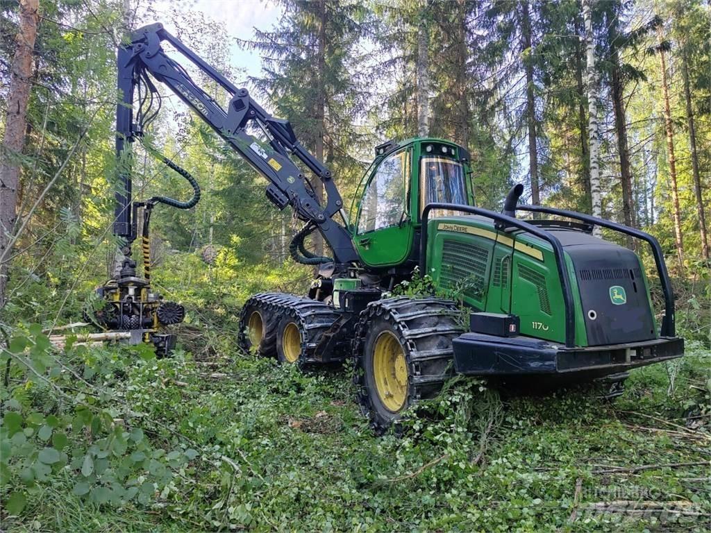 John Deere 1170 E Harvester