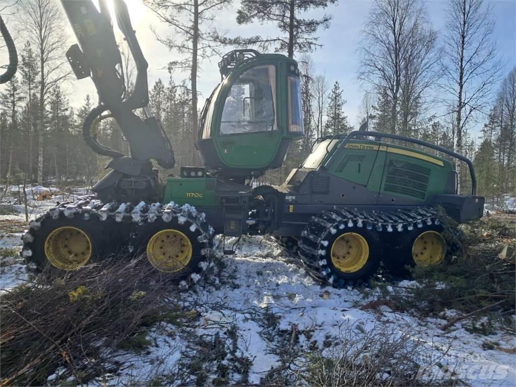John Deere 1170 G Harvester