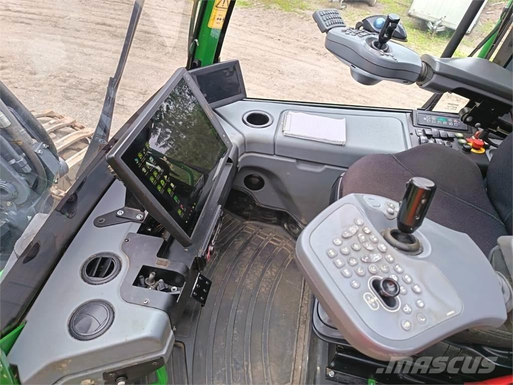 John Deere 1170G Harvester