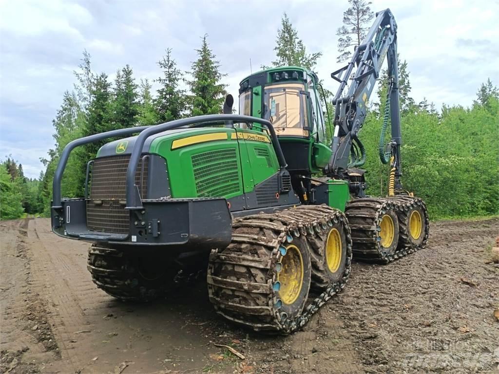 John Deere 1170G Harvester