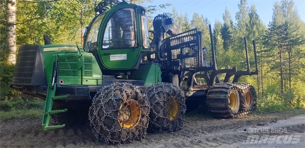 John Deere 1510 E Forwarder