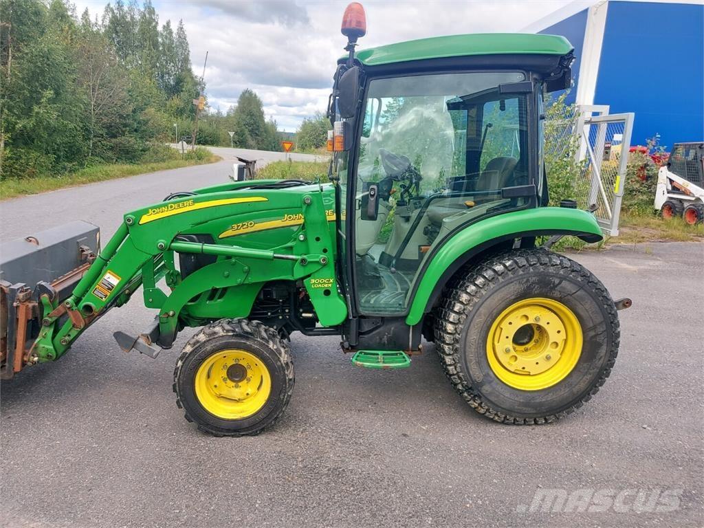 John Deere 3720 Traktoren