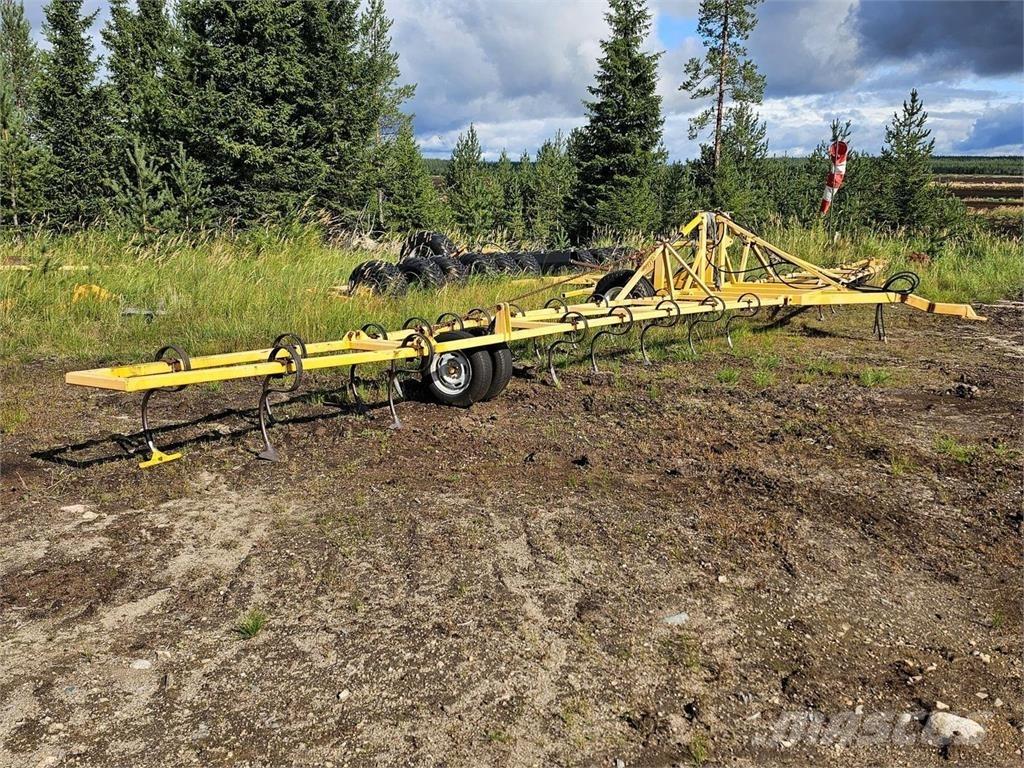  Kääntäjä Sonstige Baumaschinen
