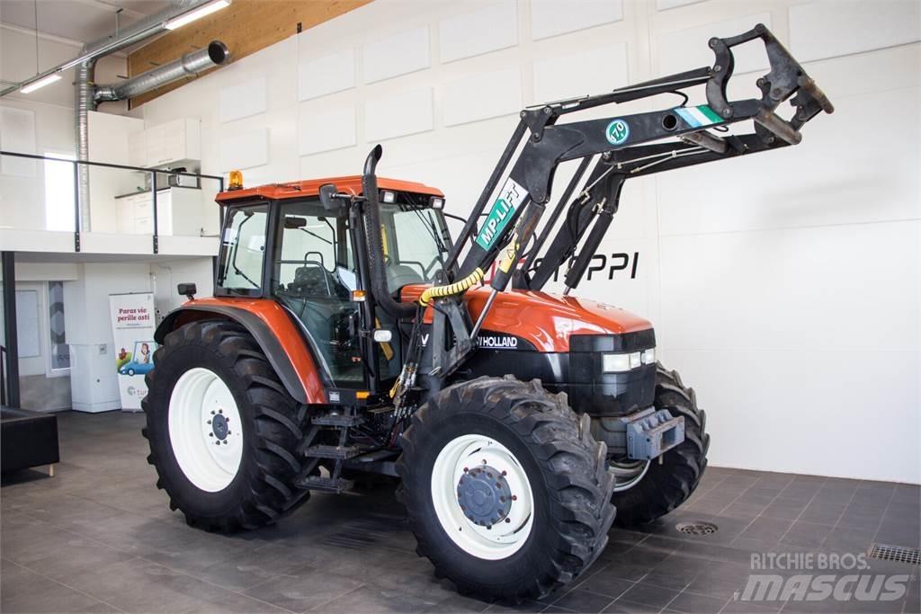New Holland M135 Traktoren