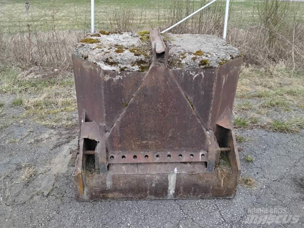  Omavalmiste Sonstiges Traktorzubehör