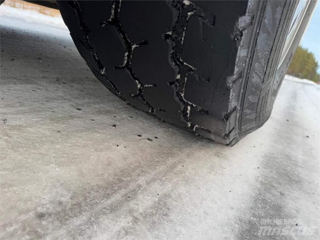 Sisu R500 Forsttransportfahrzeuge