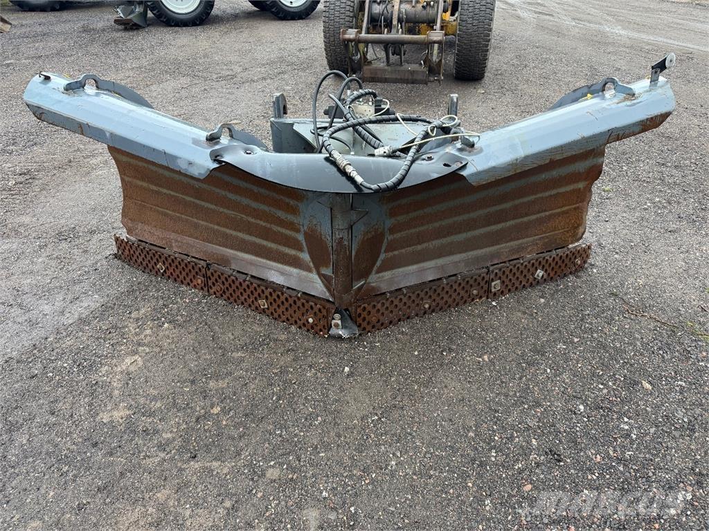 Stark NL 3150 R Schneeschilde und -pflüge