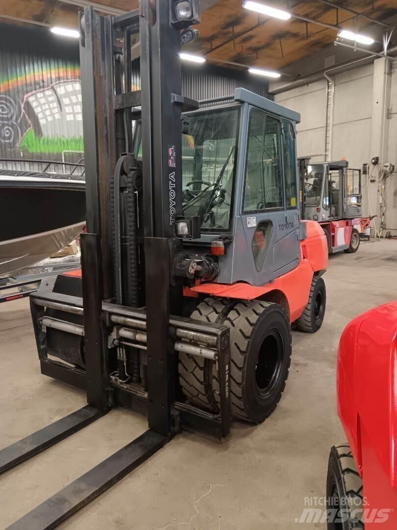 Toyota 02-7FD45 Dieselstapler