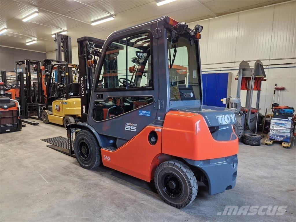 Toyota 02-8FDF25 Dieselstapler