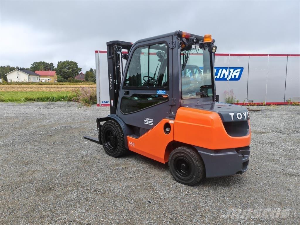 Toyota 02-8FDJF35 Dieselstapler