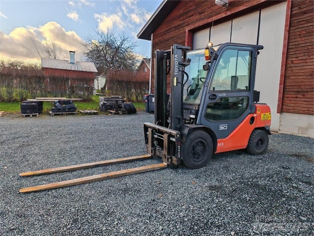 Toyota 52-8FDF30 Dieselstapler