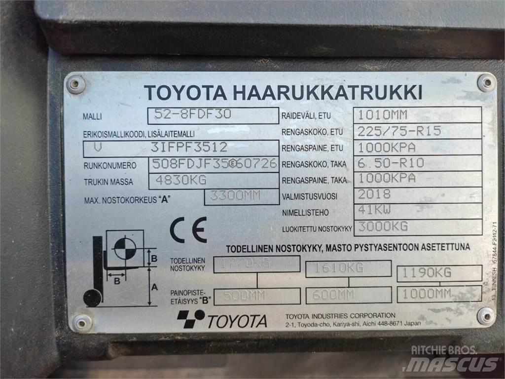 Toyota 52-8FDF30 Dieselstapler