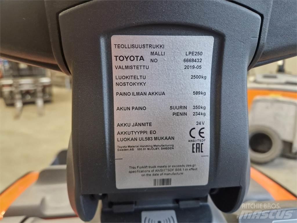 Toyota LPE 250 Andere Gabelstapler