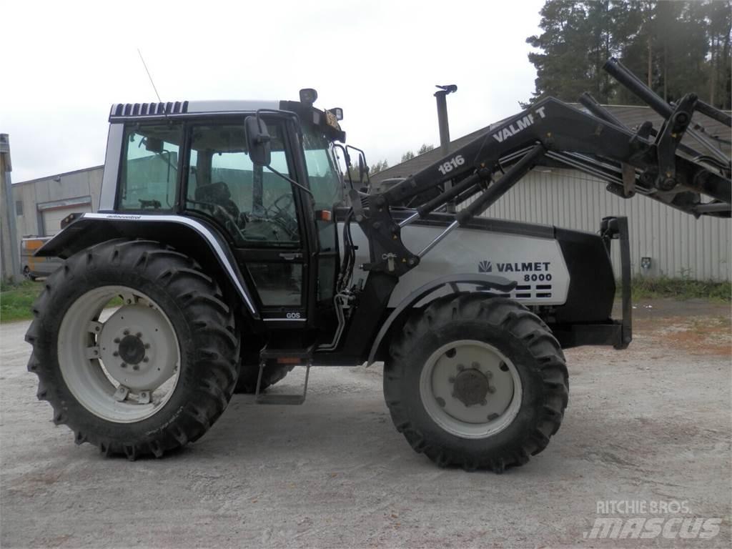 Valmet 8000 Traktoren