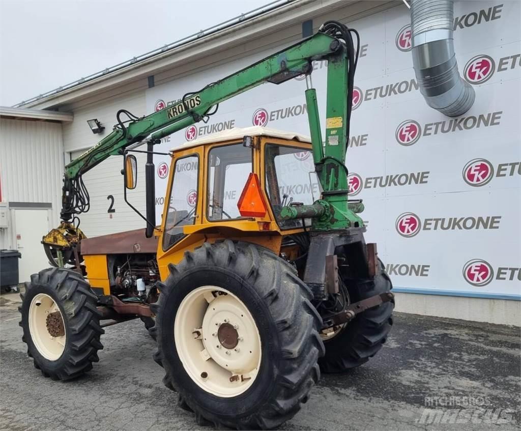 Valmet 802-4 Traktoren