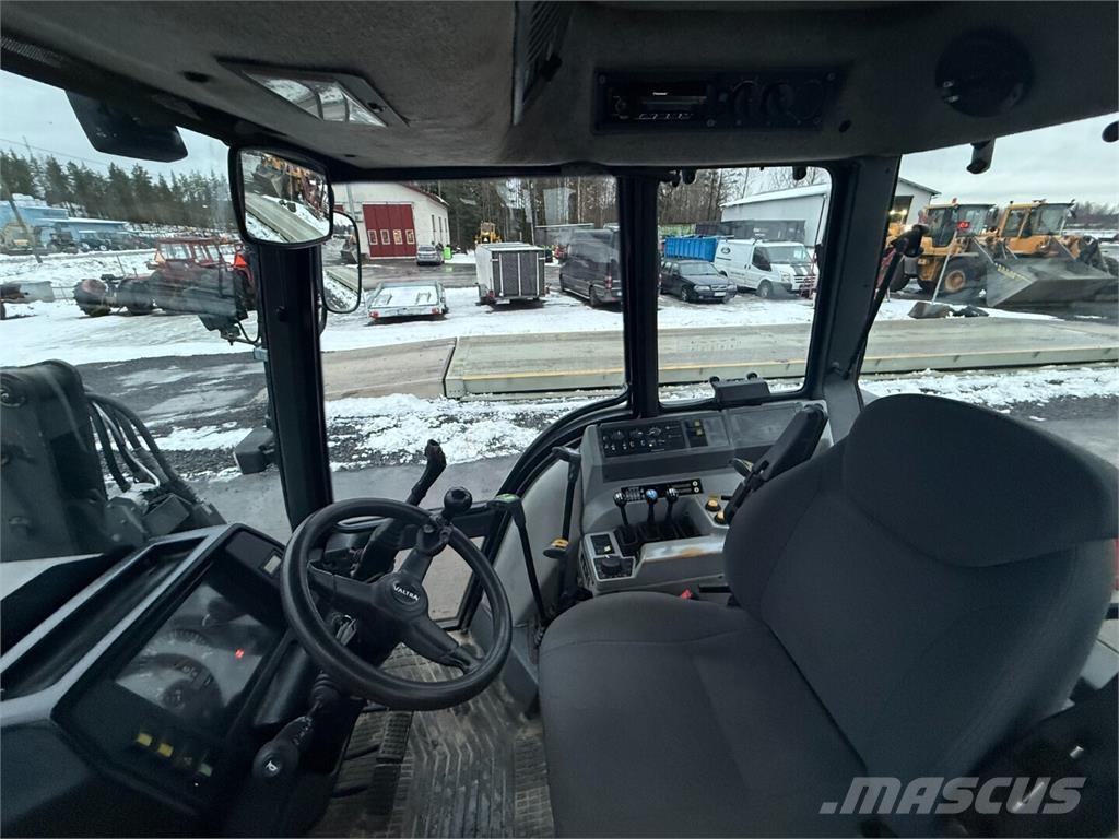 Valmet 8100 Turbo Traktoren