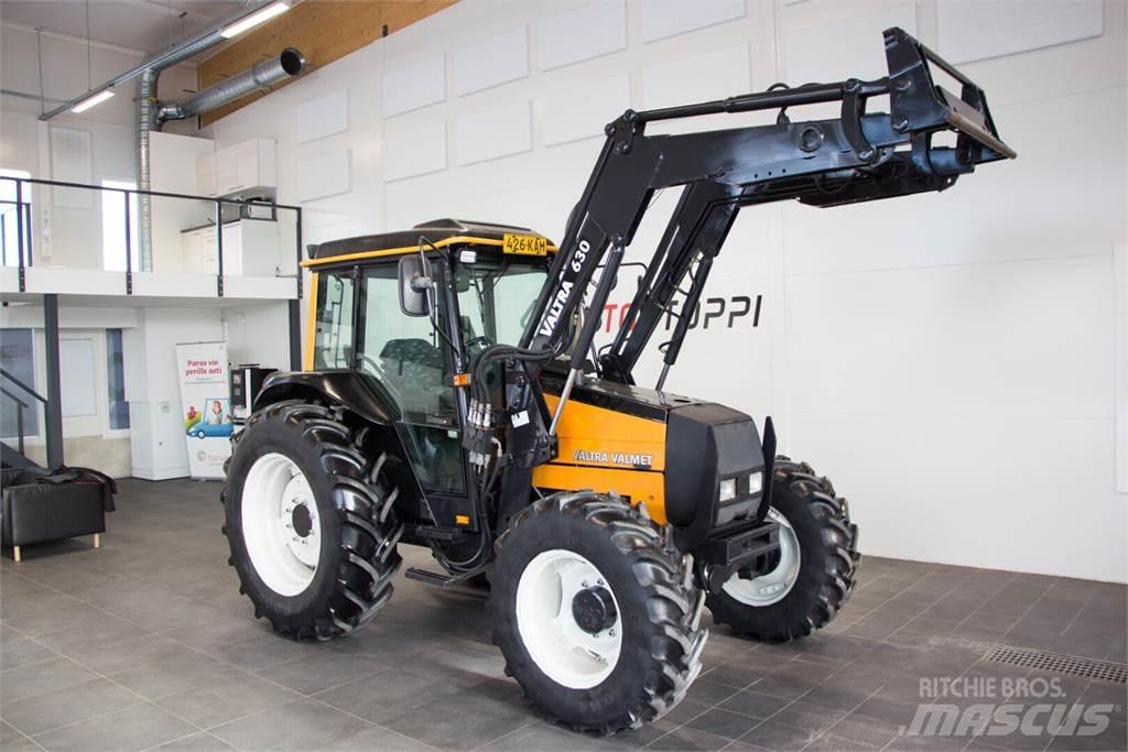 Valtra 800 Traktoren