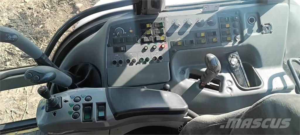 Valtra T 180 Traktoren