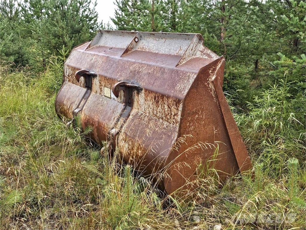 Volvo BM Maakauha Schaufeln