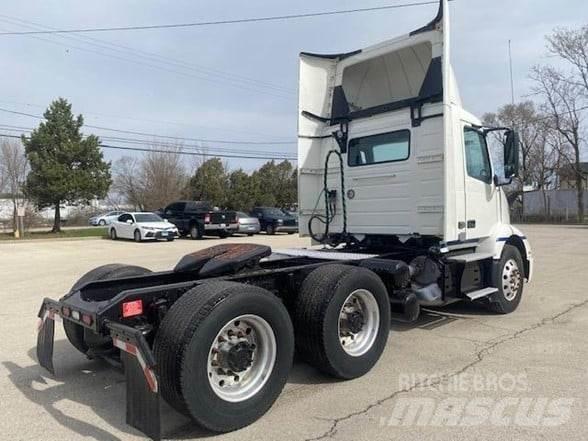 Volvo VNL64T300 Sattelzugmaschinen