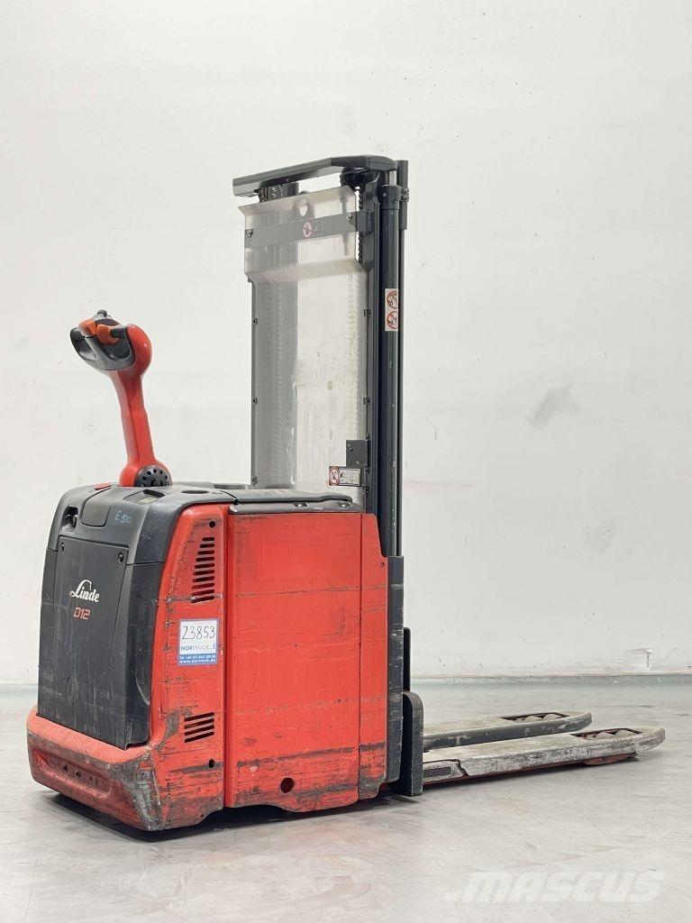 Linde D12-133 Deichselstapler