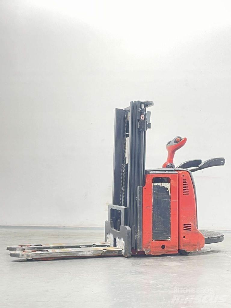 Linde D12AP-133 Deichselstapler