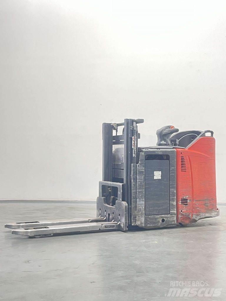 Linde D12HPSP-133 Deichselstapler