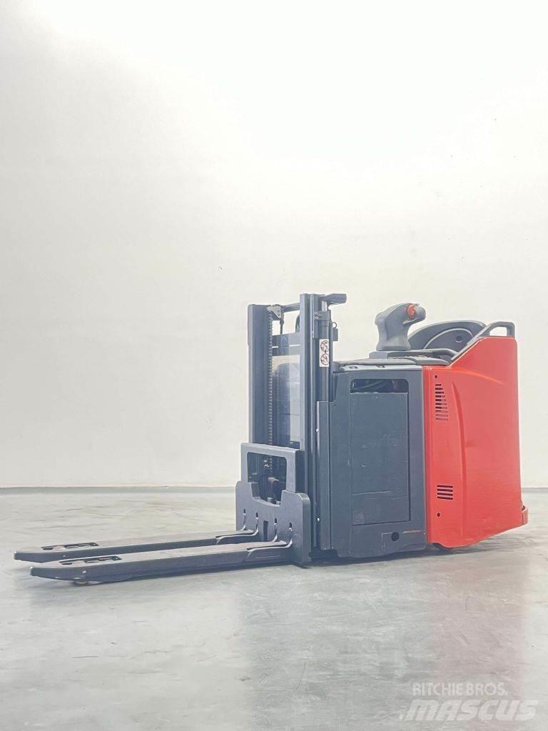 Linde D12HPSP-133 Deichselstapler