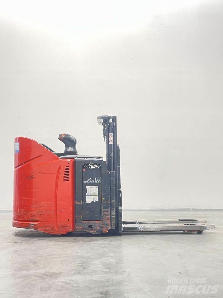 Linde D12SPHP-133 Deichselstapler