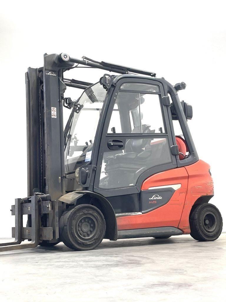 Linde H25T-01-1202 Gasstapler
