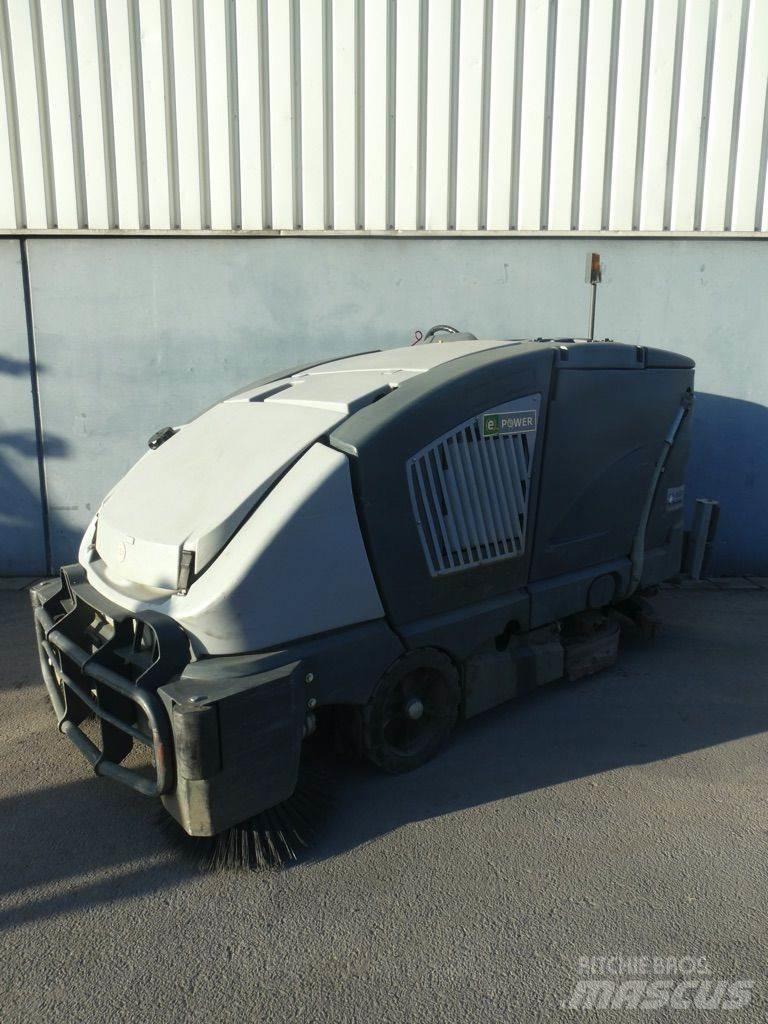 Nilfisk CS7000 1200B Kehrer