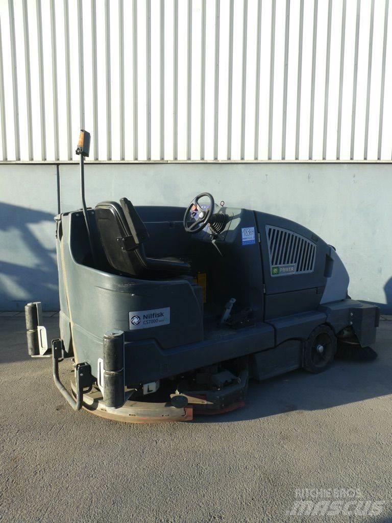 Nilfisk CS7000 1200B Kehrer
