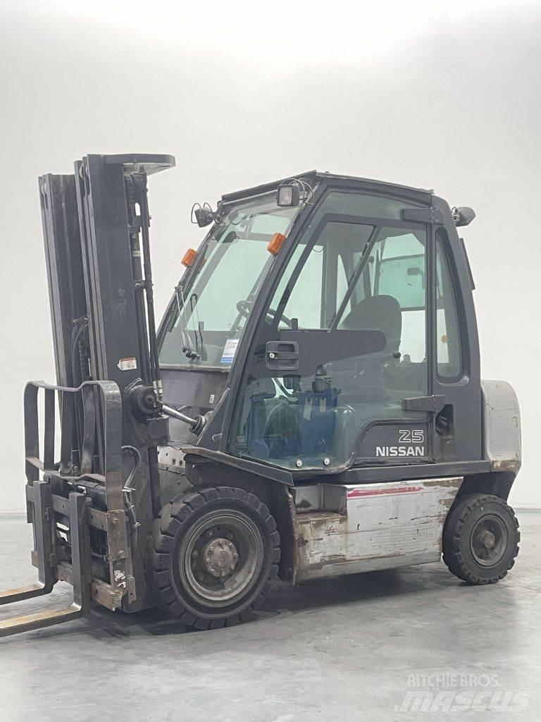 Nissan FD02A250 Dieselstapler