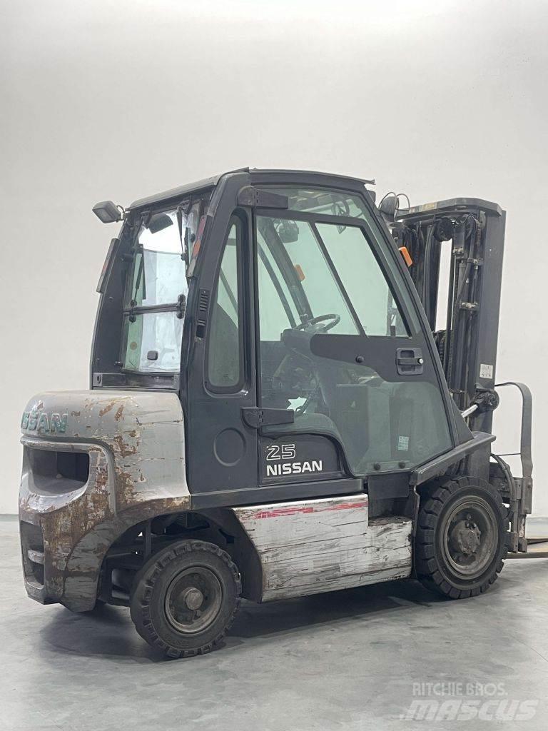 Nissan FD02A250 Dieselstapler