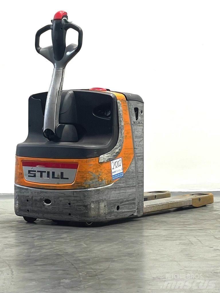 Still EXU16 AC Niedergabelstapler