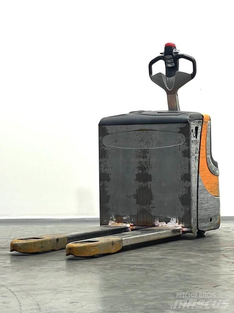 Still EXU16 AC Niedergabelstapler