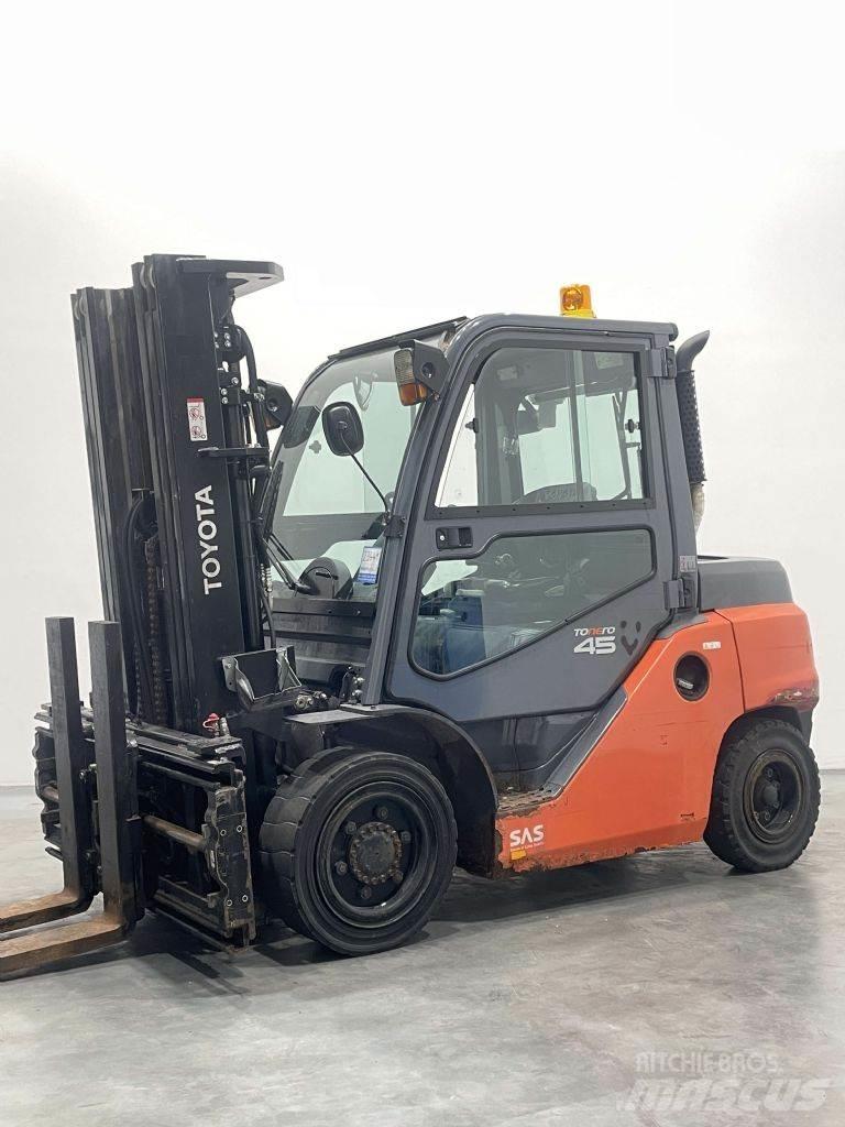 Toyota 40-8FD40N Dieselstapler