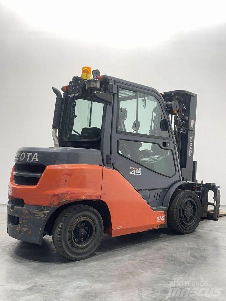 Toyota 40-8FD40N Dieselstapler