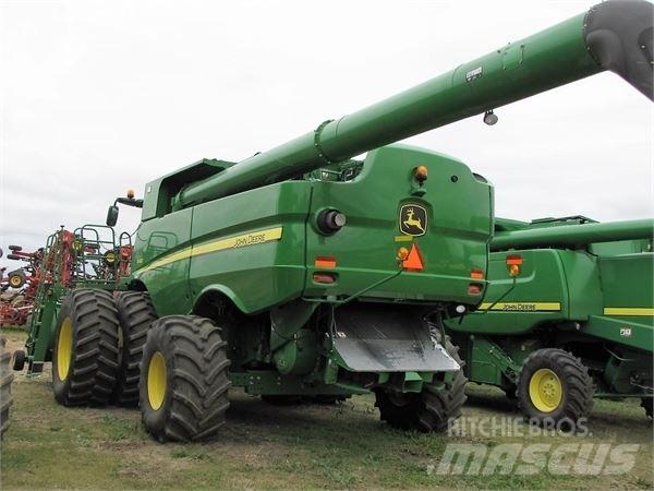John Deere S680 Mähdrescher