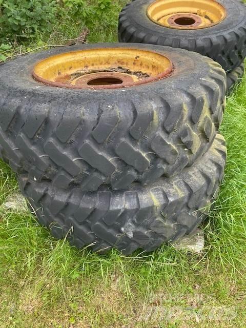  4ST LASTMASKINSDÄCK Reifen