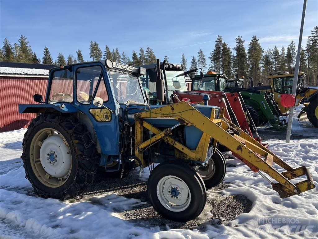 Ford 5000 med lastare Traktoren